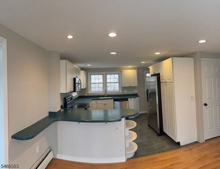 Property Photo:  5 Linabury Ln  NJ 07930 