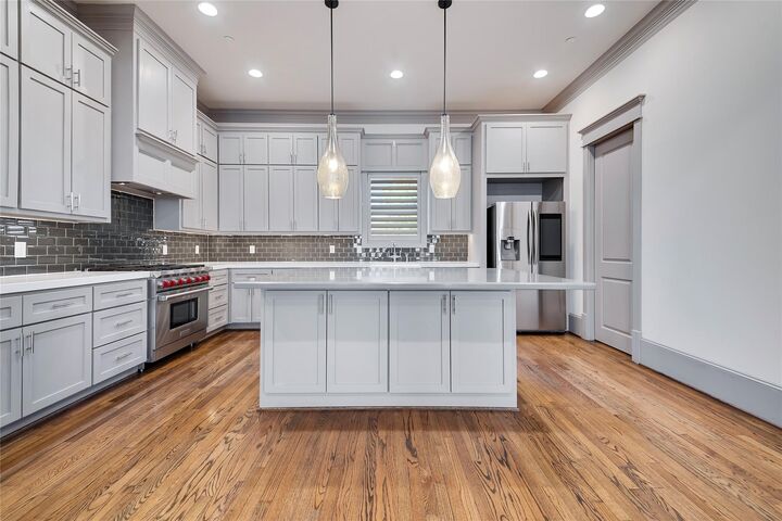 Property Photo: 4019 Driscoll Street TX 77098