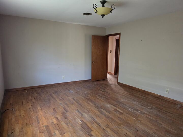 Property Photo: 1200 Walnut St TX 75654