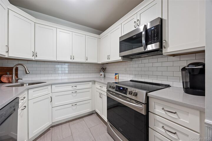 Property Photo: 38 Sussex Drive A NY 10598