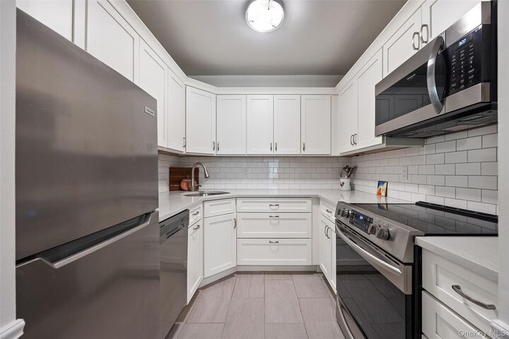 Property Photo:  38 Sussex Drive A  NY 10598 