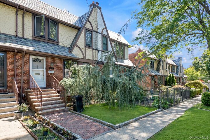 Property Photo:  1830 Narragansett Avenue  NY 10461 