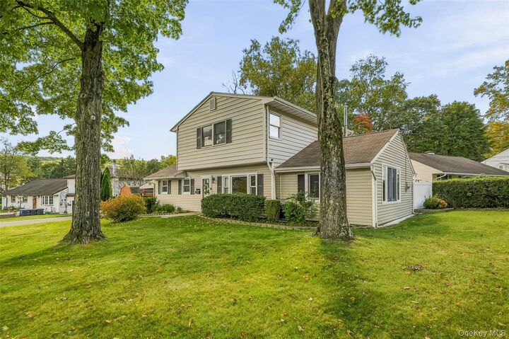 Property Photo:  43 Capt Shankey Drive  NY 10923 