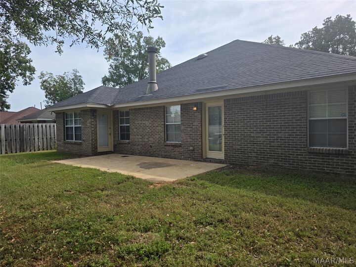 Property Photo: 2850 4th Street AL 36108