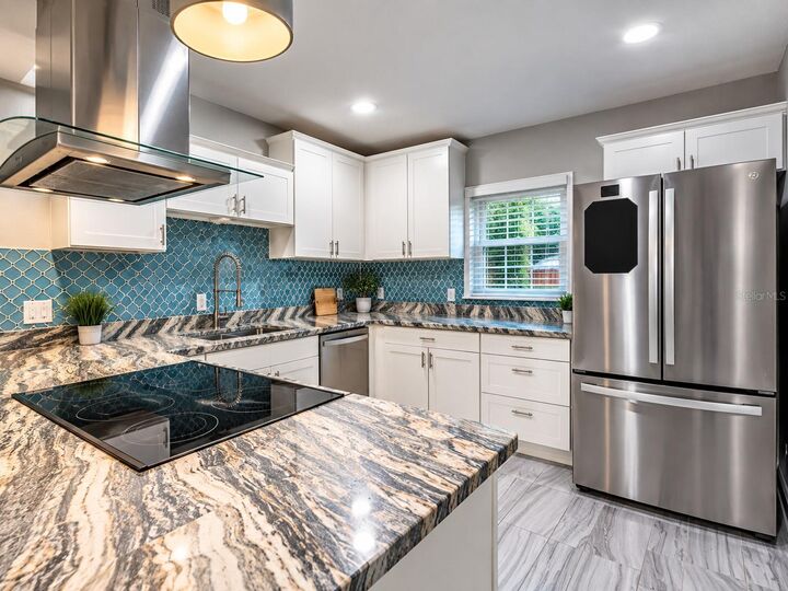Property Photo:  1300 S Dewey Street  FL 32726 