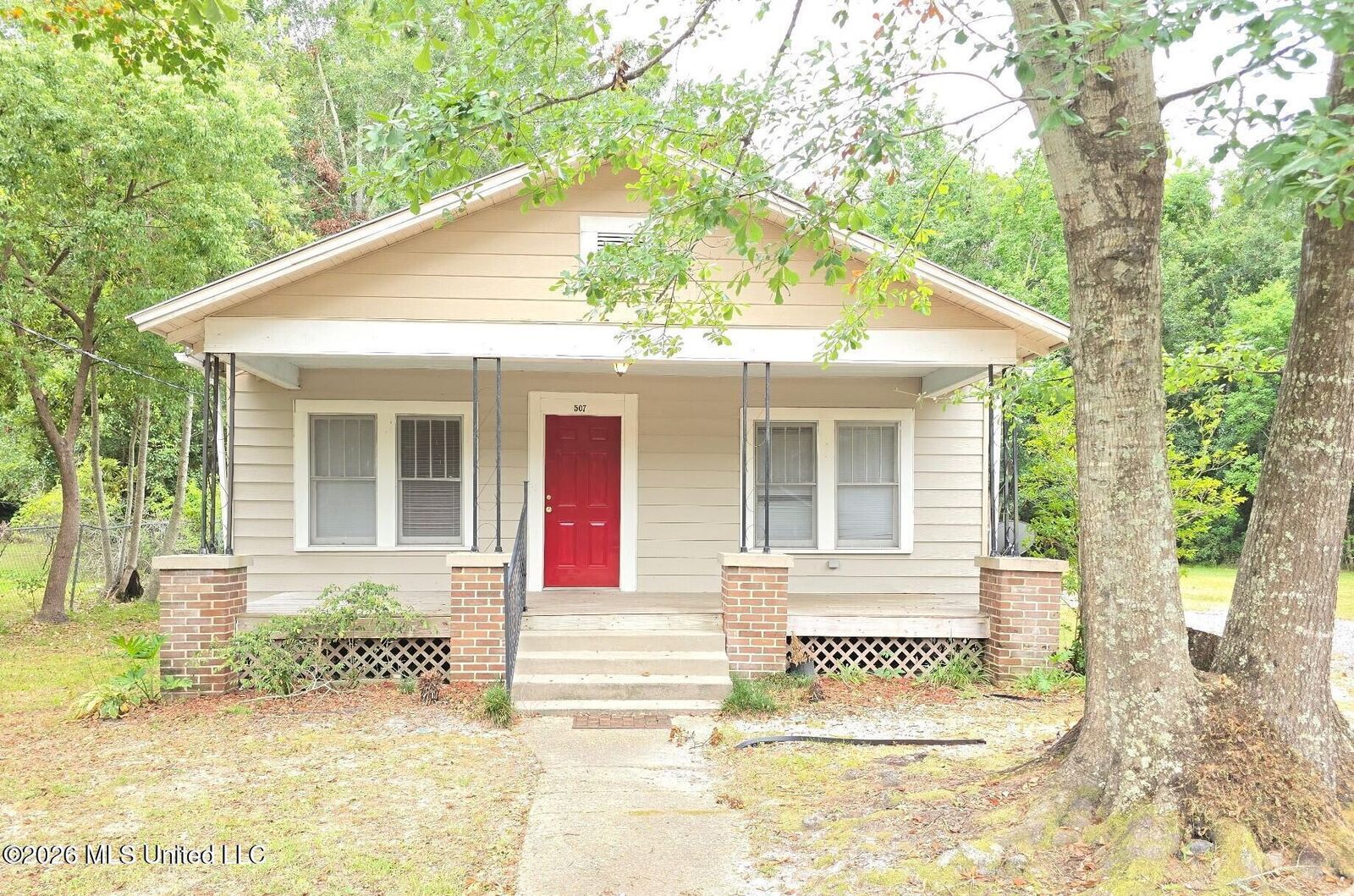 Property Photo:  507 W Magnolia Street  MS 39507 