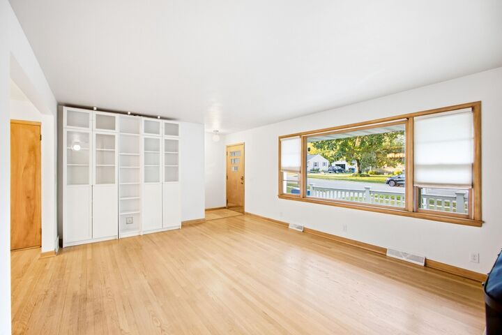 Property Photo:  6627 Franklin Ave  WI 53562 