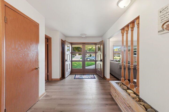 Property Photo:  409 Parkway Dr  WI 53172 