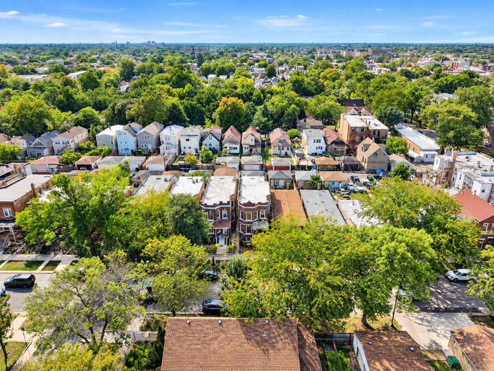 Property Photo:  1438 N Central Park Avenue  IL 60651 