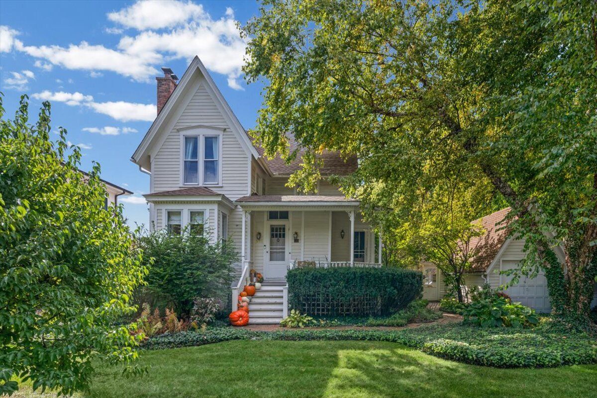 Property Photo:  510 Ash Street  IL 60093 