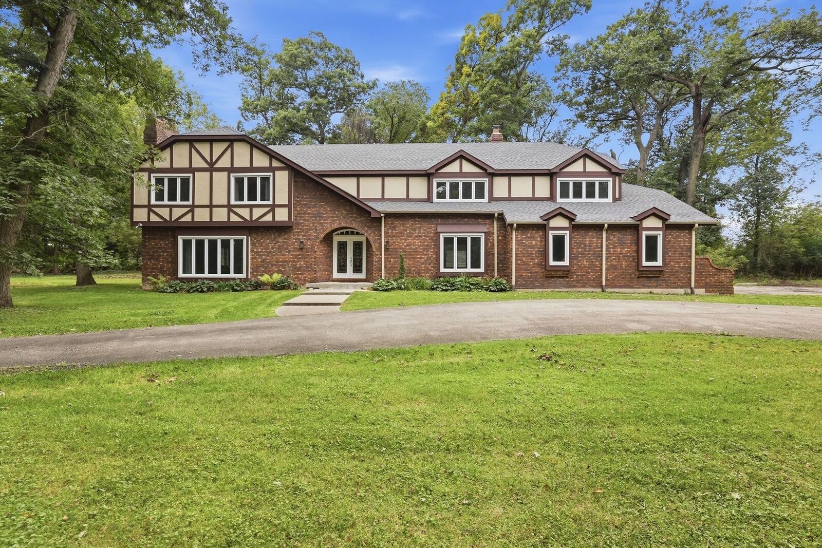 Property Photo:  4 Auburn Lane  IL 60010 