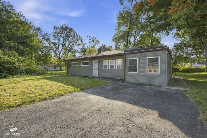 Property Photo: 16236 Spaulding Avenue IL 60428