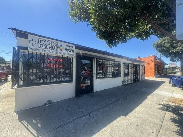 Property Photo:  3292 Tweedy Boulevard  CA 90280 