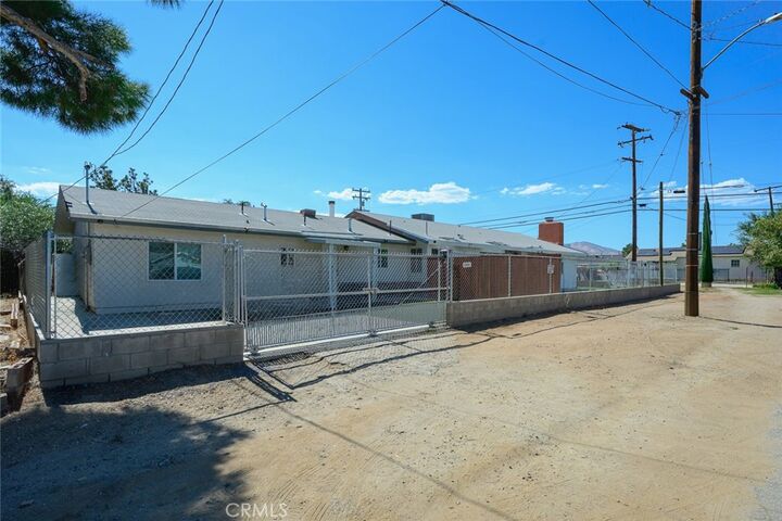 Property Photo:  1204 E Avenue Q4  CA 93550 