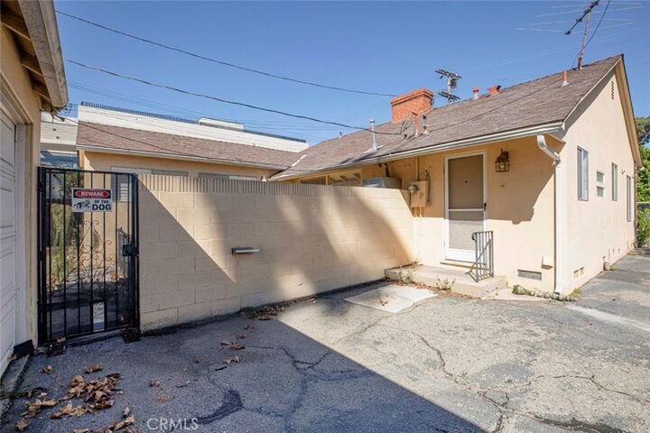 Property Photo: 12922 Addison CA 91423
