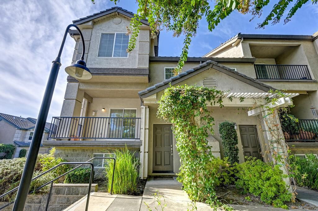 Property Photo:  7703 George River Lane  CA 95831 