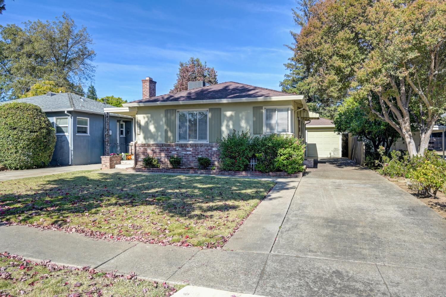 Property Photo:  5625 V Street  CA 95817 