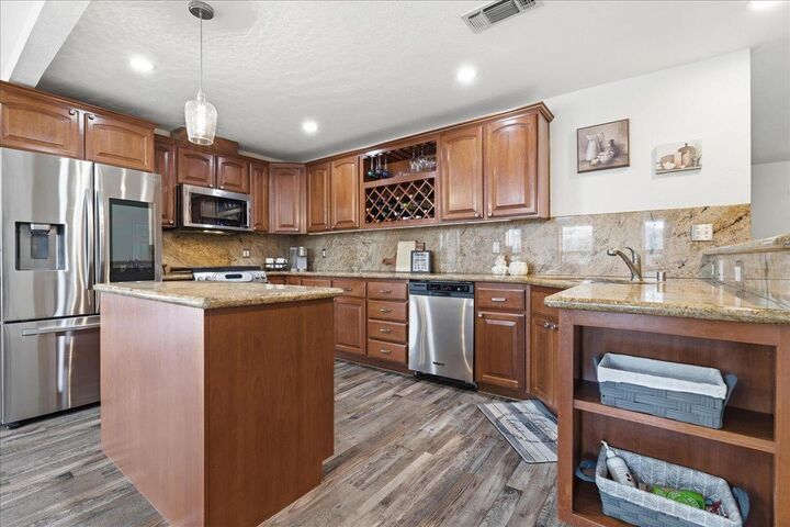 Property Photo: 6453 Innsbrook Way CA 95662