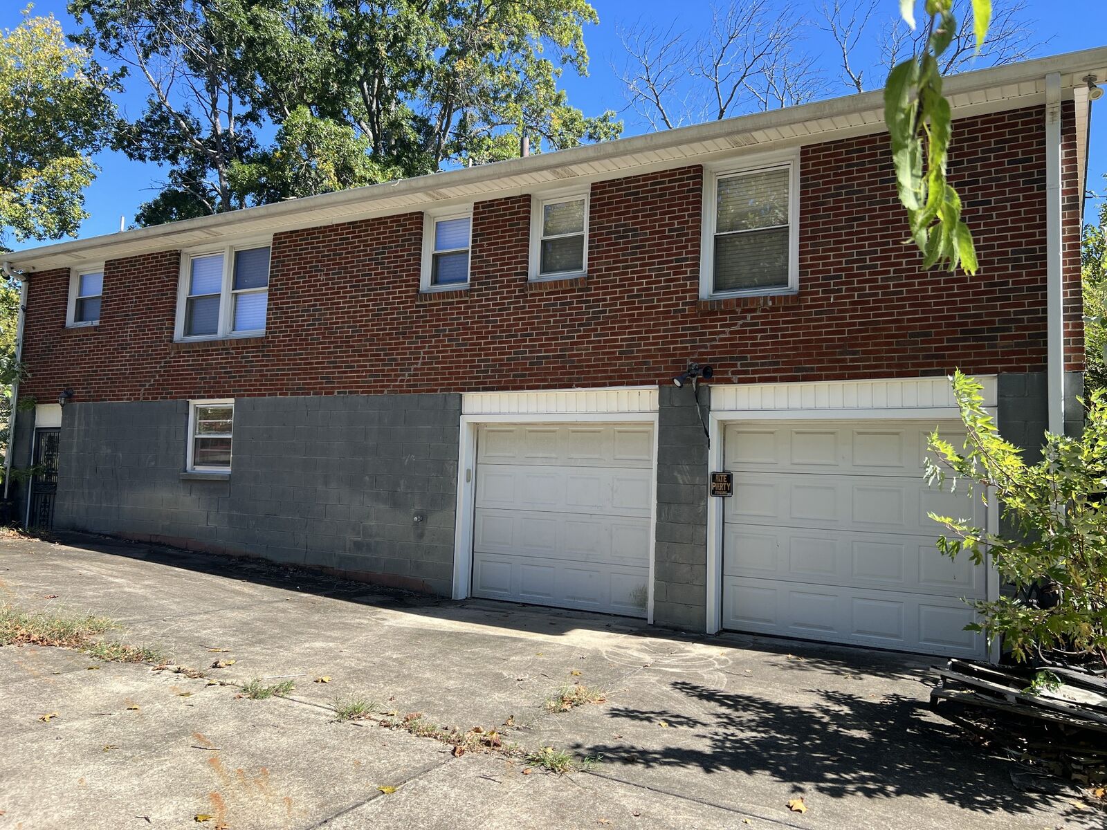 Property Photo:  215 Cindy Pl  TN 37072 