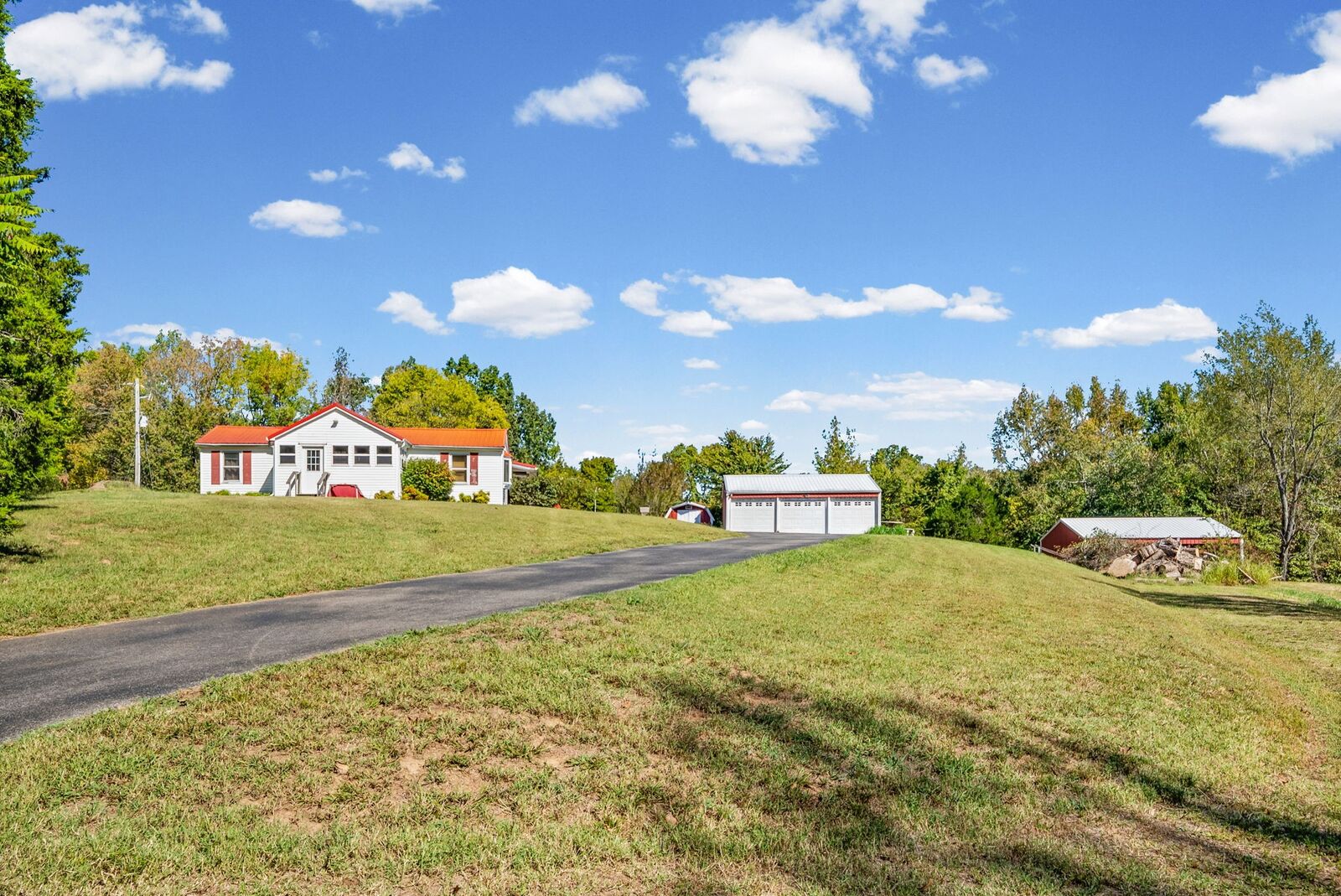 Property Photo:  4245 Tarsus Rd  TN 37142 