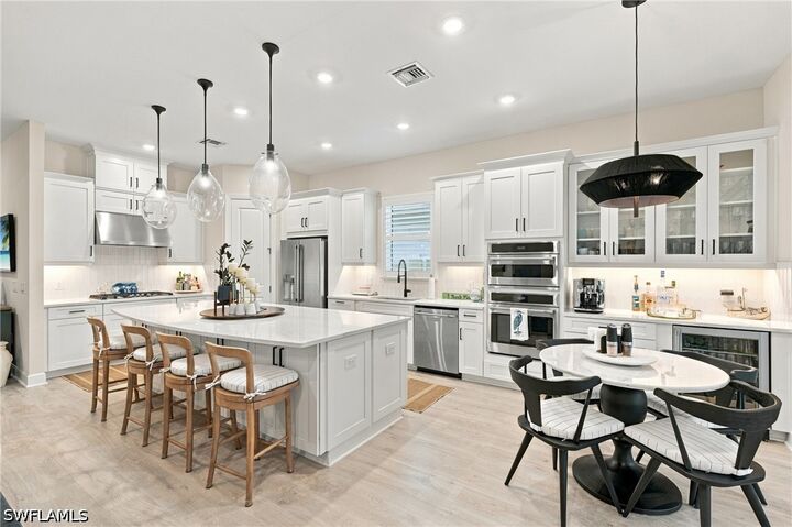 Property Photo: 15788 Derna Street FL 34114