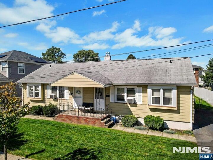 Property Photo:  35 Grant Street  NJ 07073 