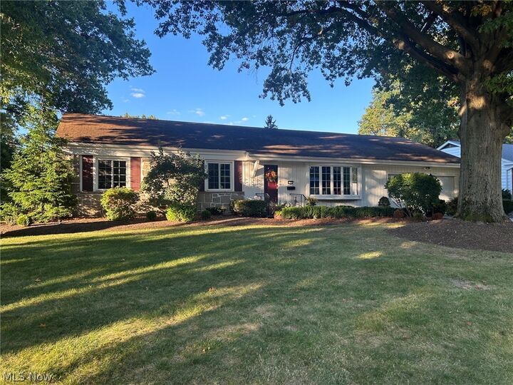 Property Photo:  5171 Meadow Wood Boulevard  OH 44124 