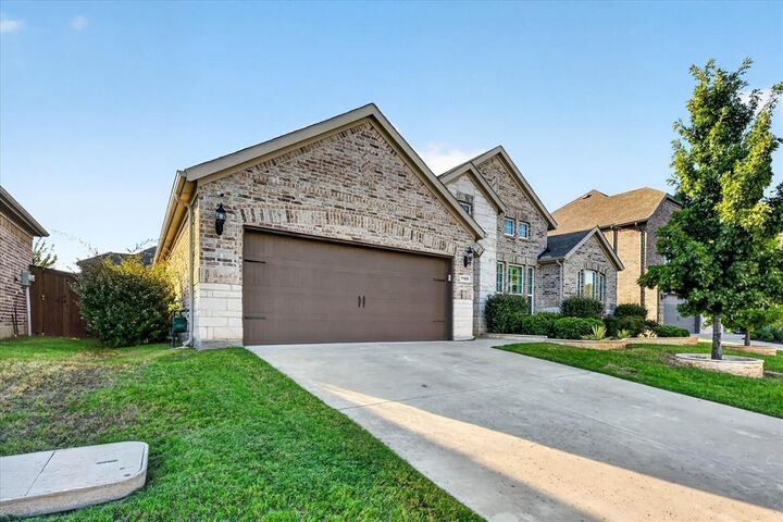 Property Photo:  7105 Elk Springs Drive  TX 76226 