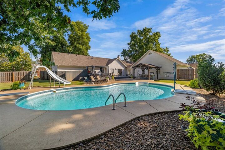 Property Photo:  5400 W Dogwood Street  AR 72758 