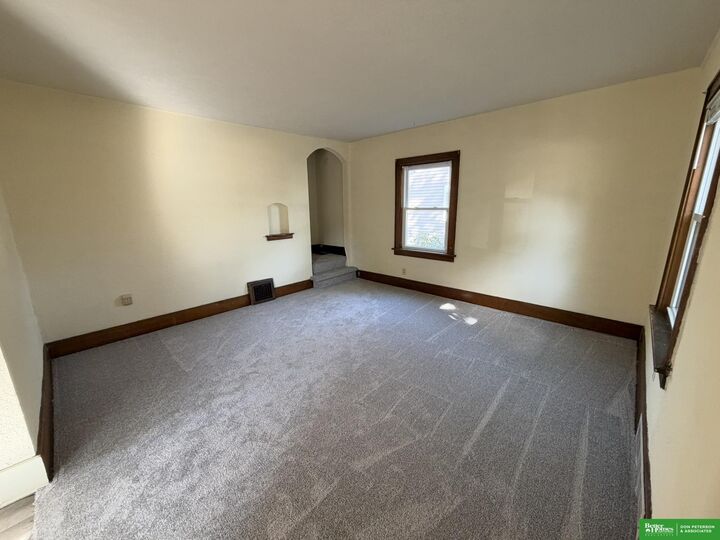 Property Photo:  1536 E 6th Street  NE 68025 