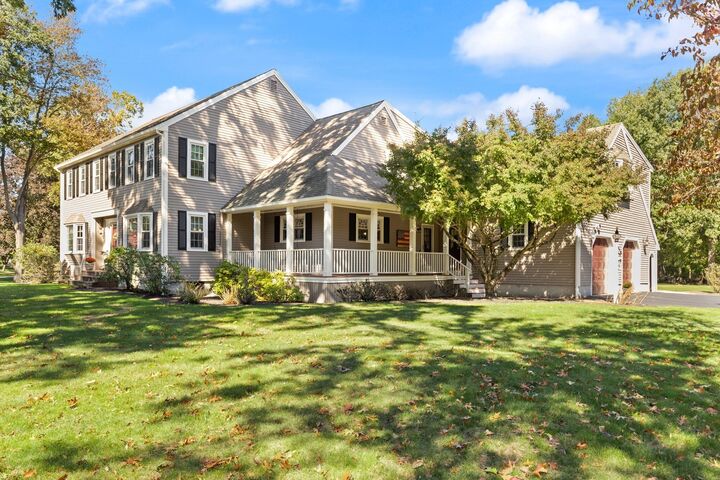 Property Photo:  4 Stratford Ln  MA 02356 