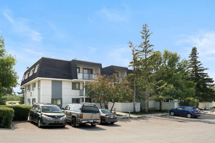 Property Photo:  3115 51 Street SW 2301  AB T3E 6P4 
