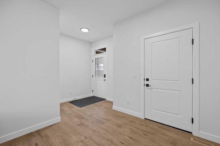 Property Photo:  214 Sora Way SE  AB T3S 0V5 