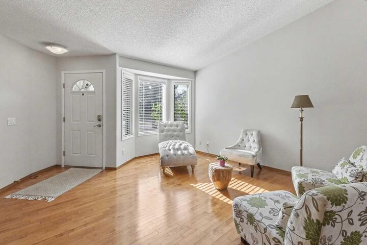 Property Photo:  20 Arbour Cliff Close NW  AB T3G 3W8 