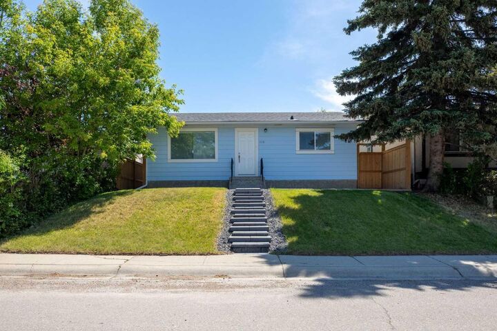 Property Photo:  119 Maranda Close NE  AB T2A 3E7 