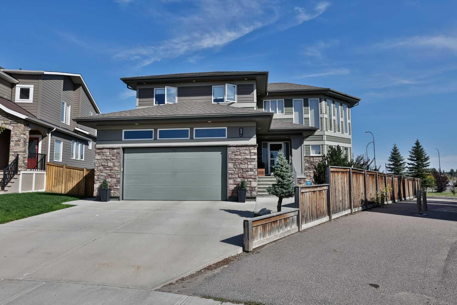 Property Photo:  555 Devonia Road W  AB T1J 5J6 