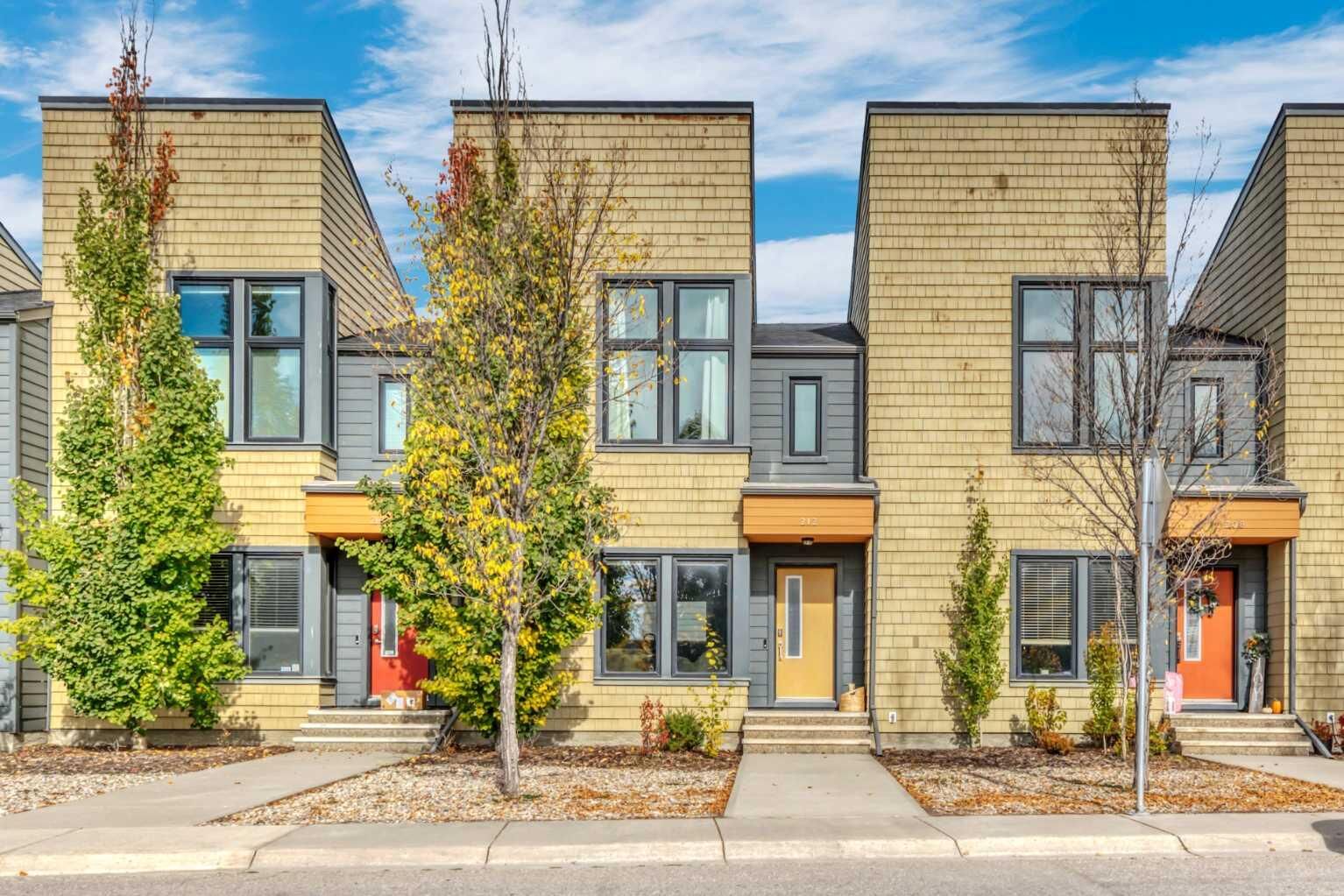 Property Photo:  212 Walden Drive SE  AB T2X 0P3 