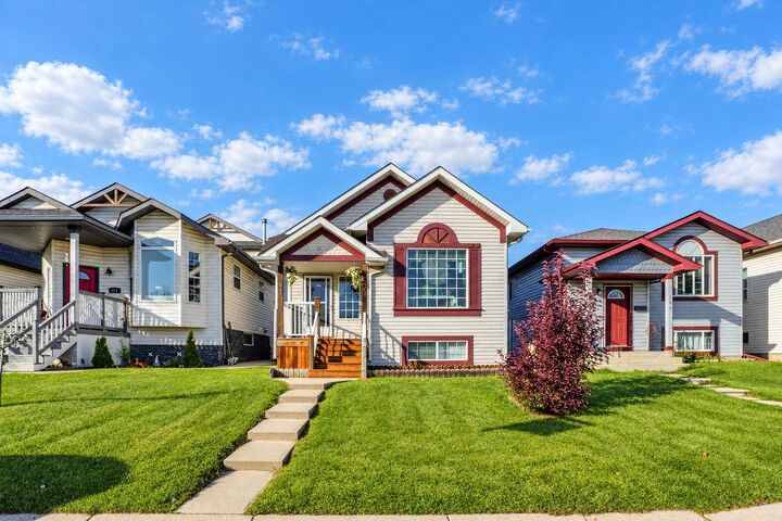 Property Photo:  177 Erin Circle SE  AB T2B 3H8 