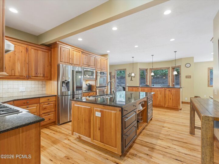 Property Photo:  422 S Maryfield Drive  UT 84108 