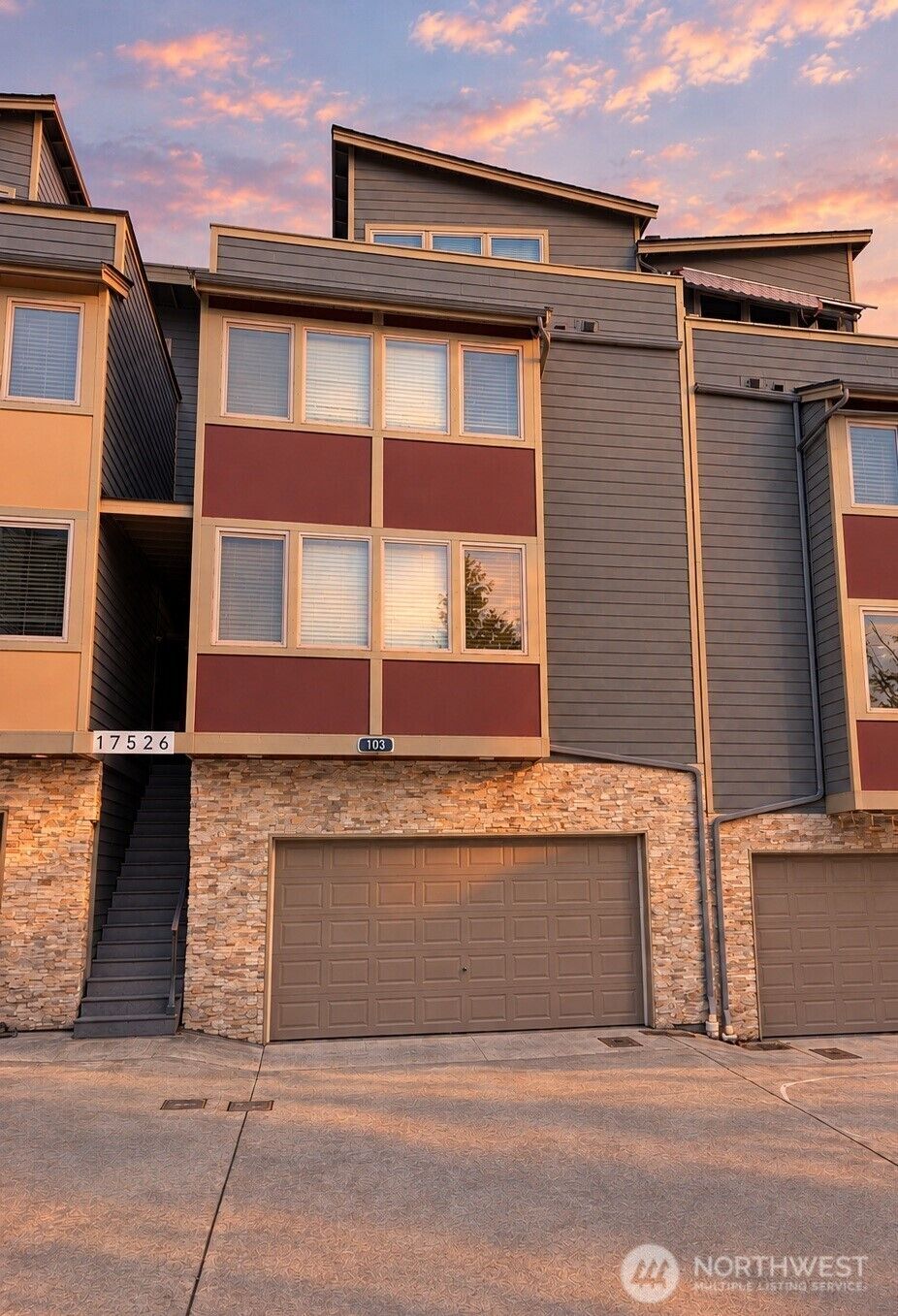 Property Photo:  17526  83rd Place NE 103  WA 98028 