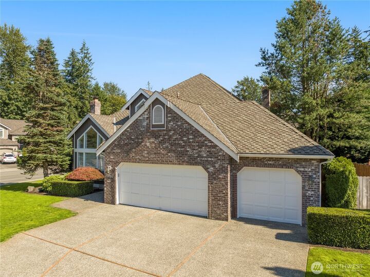 Property Photo:  3106  235th Avenue SE  WA 98075 