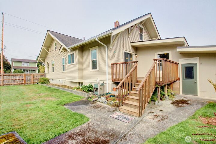 Property Photo: 1508 Douglas Street WA 98273