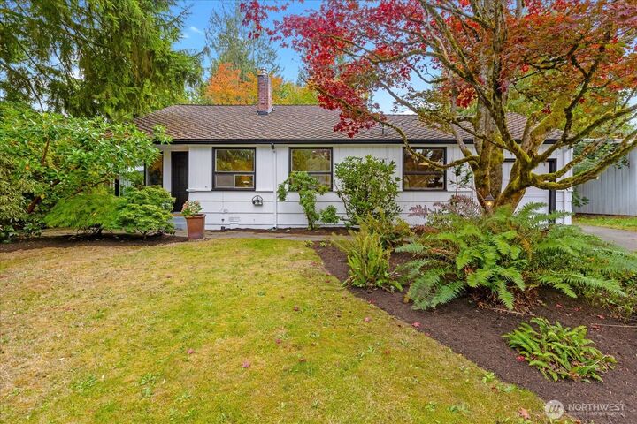 Property Photo:  2127 N 193rd Street  WA 98133 