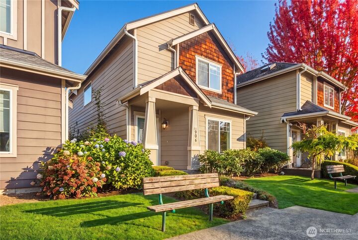Property Photo: 906 116th Place SE 3 WA 98208