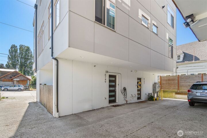 Property Photo:  6747  15th Avenue NW  WA 98117 
