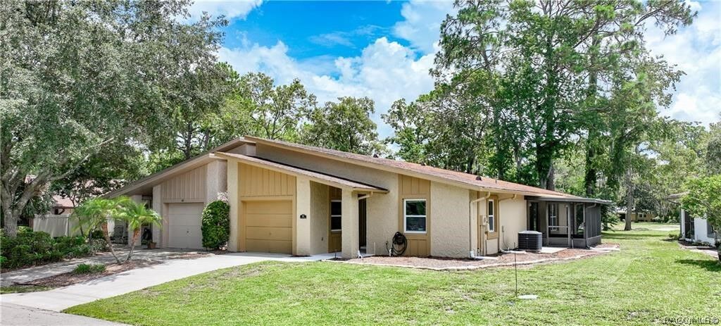 Property Photo:  85 Golfview Drive  FL 34446 