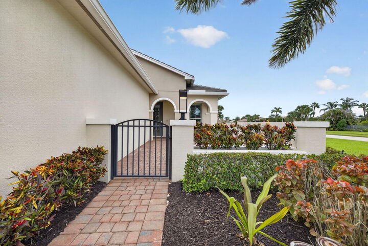 Property Photo:  9907 SW Trumpet Tree Circle  FL 34987 