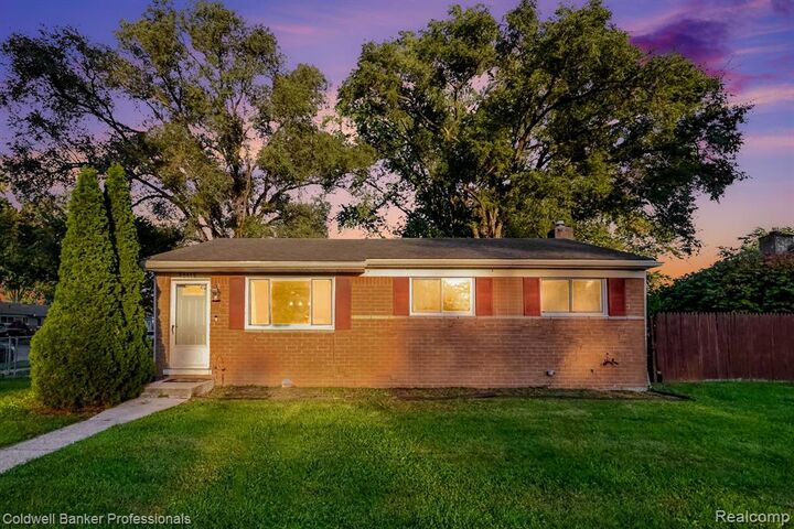 Property Photo: 35470 Blairmoor Drive MI 48035
