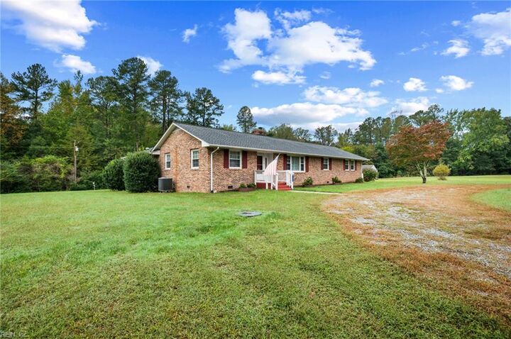 Property Photo: 17450 Mill Run Ln VA 22427