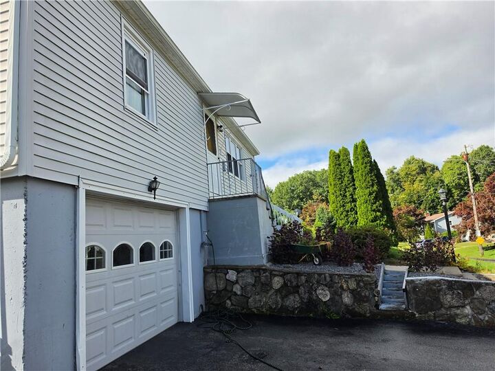 Property Photo:  4 Heritage Circle  RI 02919 